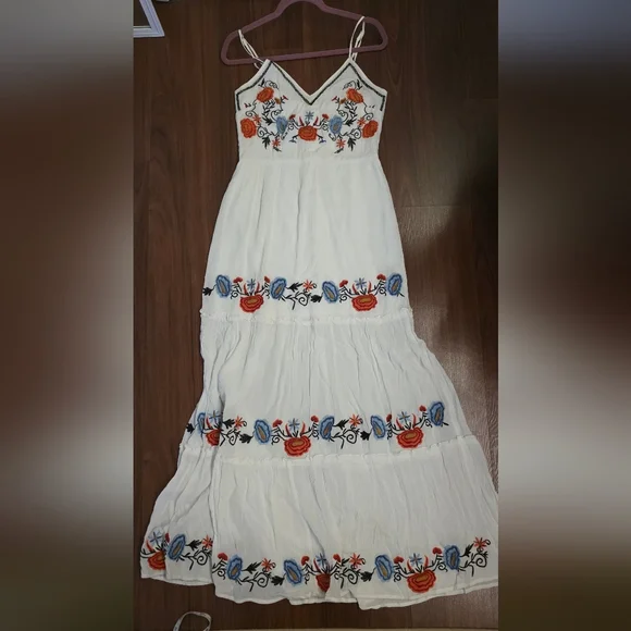 Altar’d State Embroidered Boho Maxi Dress White Floral Tiered Medium - Picture 11 of 13